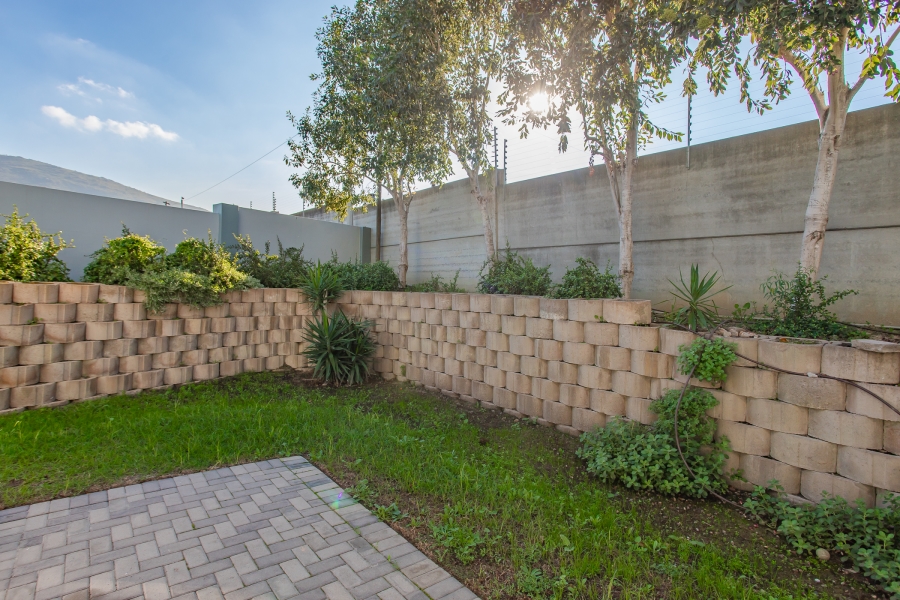 2 Bedroom Property for Sale in Honeydew Country Estate Western Cape
